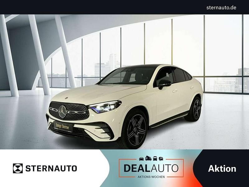 Unilack polarweiß Gebraucht 2025 Mercedes 220 AMG line Coupé | 60.990 € - Bild 1/4