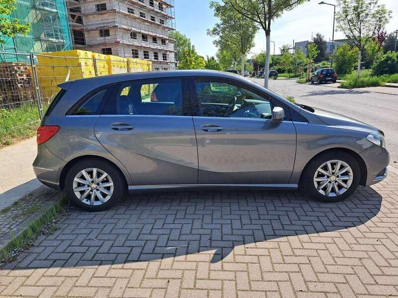 Gebraucht 2012 Mercedes B180 Van / Kleinbus | 6.800 € (Fairer Preis) - Bild 1/4