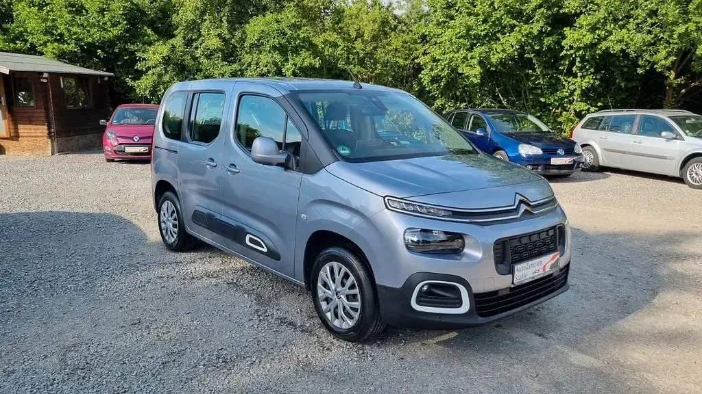Gebraucht Citroën Berlingo Feel 131 PS (96 kW) 2020 Grau Van / Kleinbus