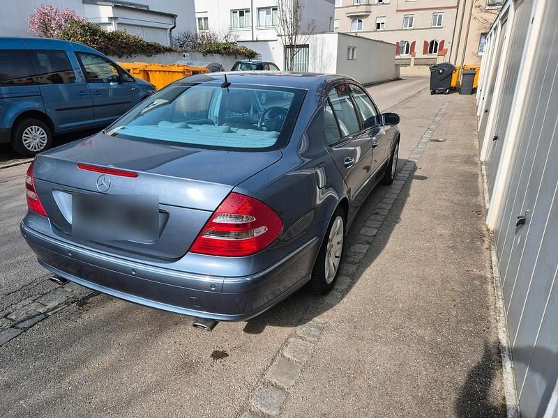 Gebraucht Mercedes E500 309 PS (227 kW) 2004 Blau Limousine