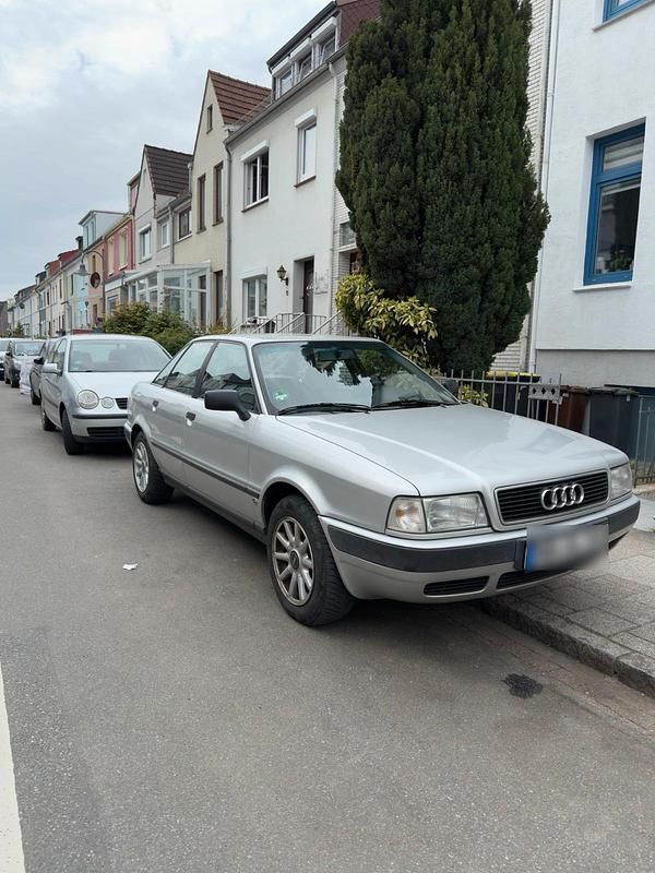 Second-hand Audi 80 90 CP (66 kW) 1994 Argintiu Berlinǎ