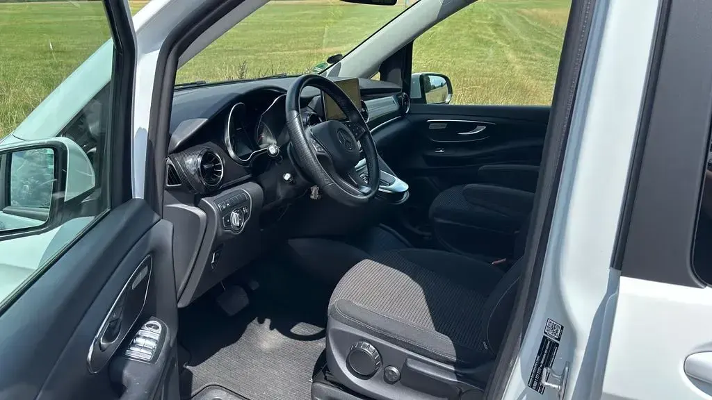 Gebraucht Mercedes V250 190 PS (139 kW) 2020 Weiß Van / Kleinbus