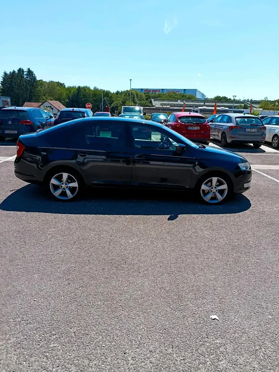 Gebraucht Skoda Rapid 105 PS (77 kW) 2013 Schwarz Kleinwagen