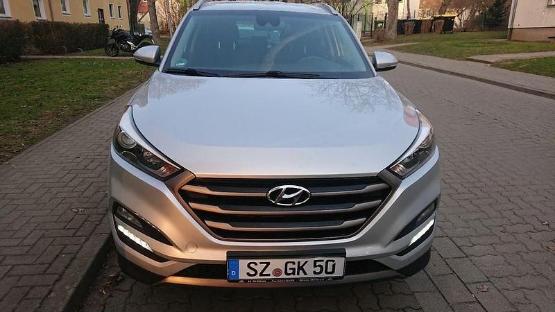 Second-hand Hyundai Tucson Style 177 CP (130 kW) 2016 Argintiu SUV
