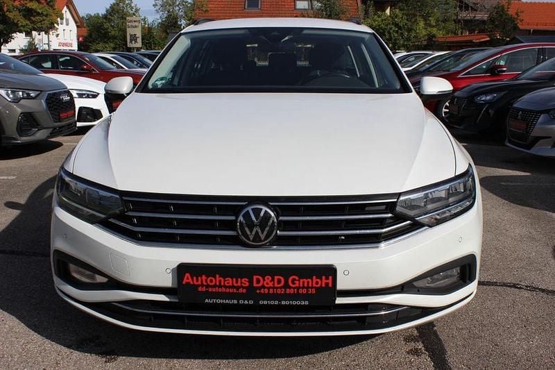 Gebraucht VW Passat Business 150 PS (110 kW) 2022 Weiß Kombi