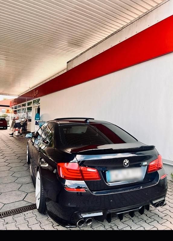 Blau Gebraucht 2011 BMW 528 Shadowline Limousine | 21.999 € - Bild 1/3