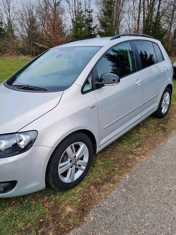 Gebraucht VW Golf VII Match 105 PS (77 kW) 2012 Silber Limousine