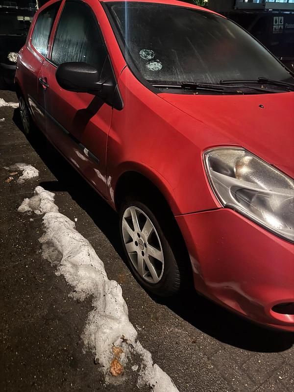 Gebraucht Renault Clio II 72 PS (52 kW) 2009 Rot Kleinwagen