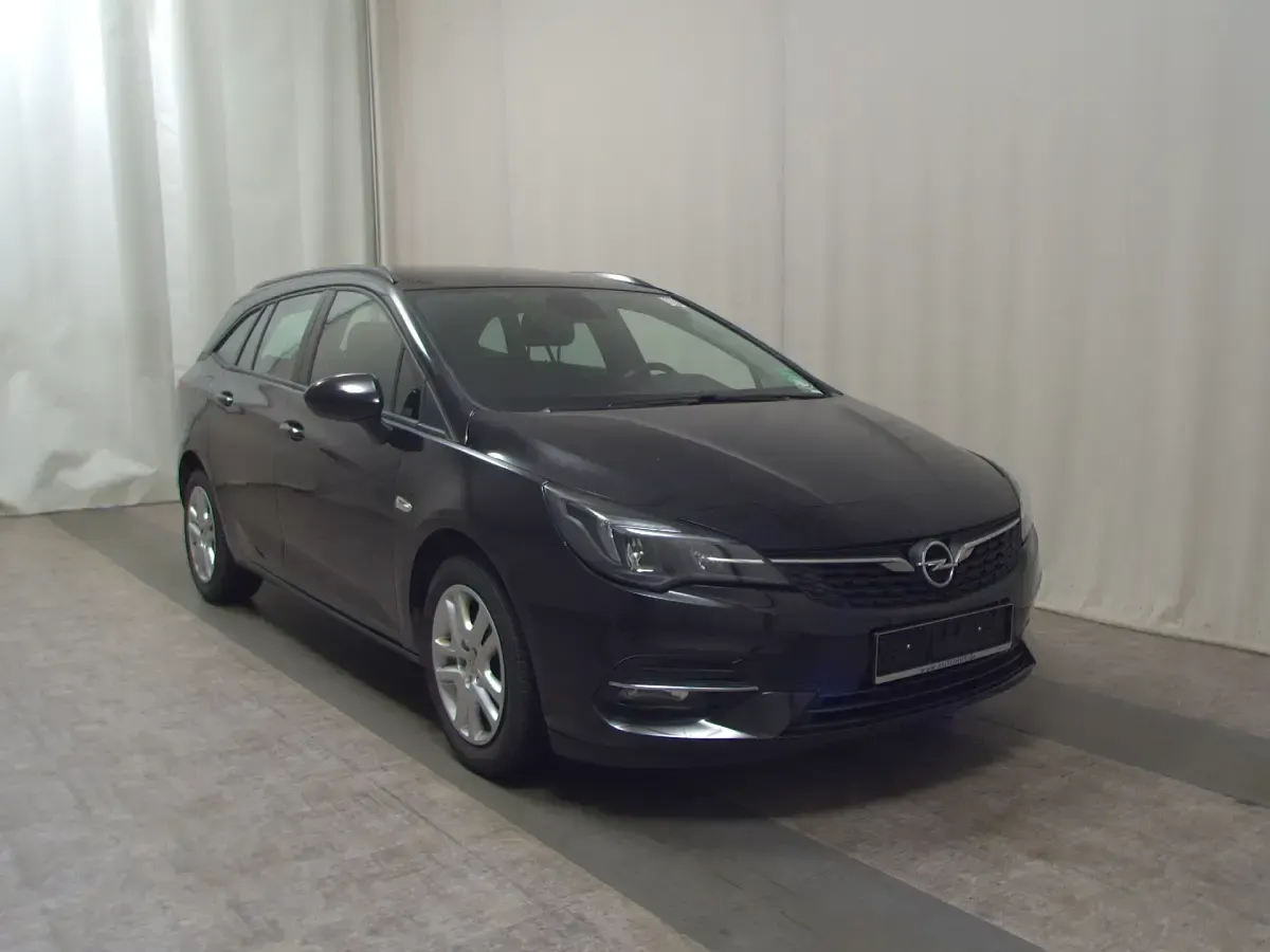 Gebraucht Opel Astra Business 105 PS (77 kW) 2022 Schwarz Kleinwagen