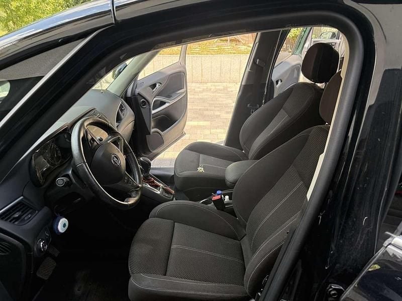 Schwarz Gebraucht 2018 Opel Zafira Van / Kleinbus | 16.000 € (Fairer Preis) - Bild 1/4