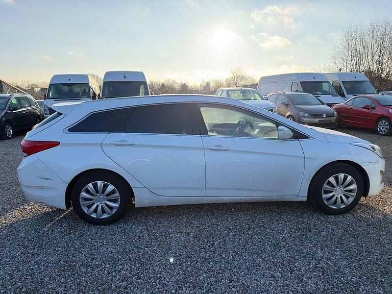 Gebraucht Hyundai i40 Comfort 135 PS (99 kW) 2012 Weiß Kombi