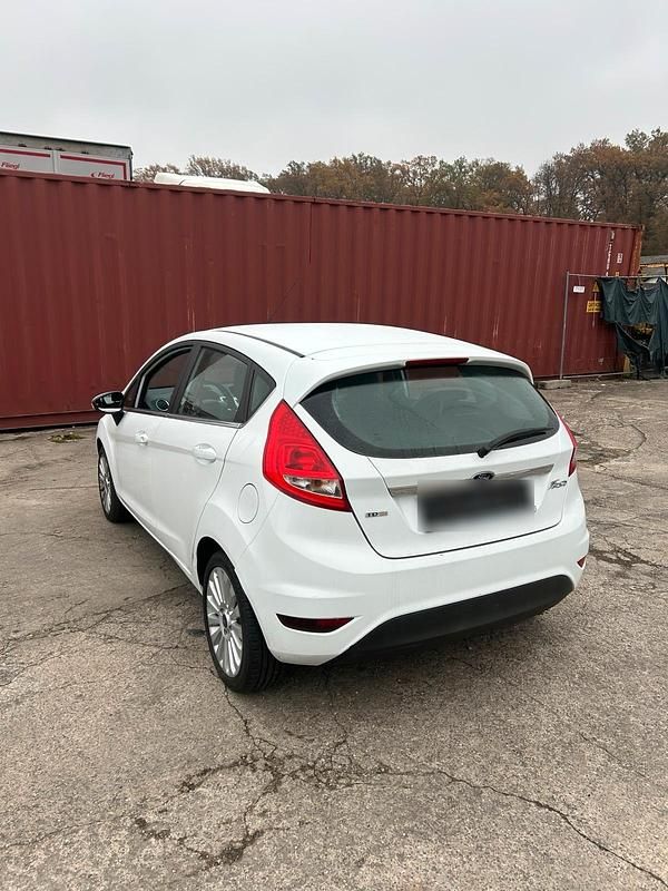 Gebraucht Ford Fiesta 2009 Weiß Kleinwagen