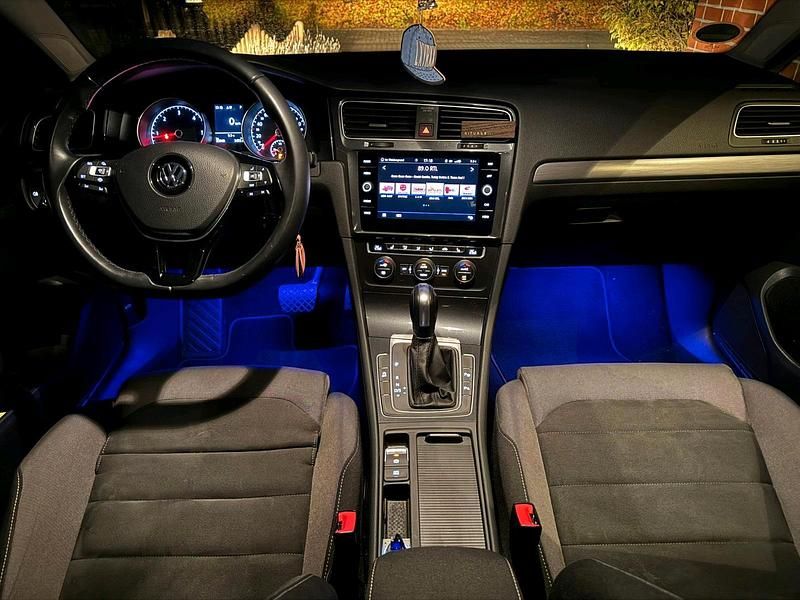 Gebraucht VW Golf VII 150 PS (110 kW) 2019 Weiß Kombi