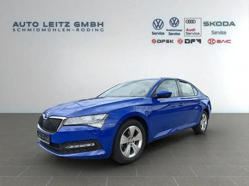 Blau energyblau Gebraucht 2019 Skoda Superb Active Limousine | 17.940 € (Superpreis) - Bild 1/4