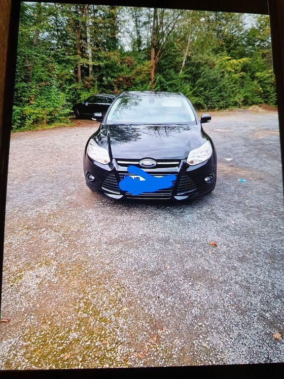 Schwarz Gebraucht 2014 Ford Focus Titanium Limousine | 4.900 € (Guter Preis) - Bild 1/4