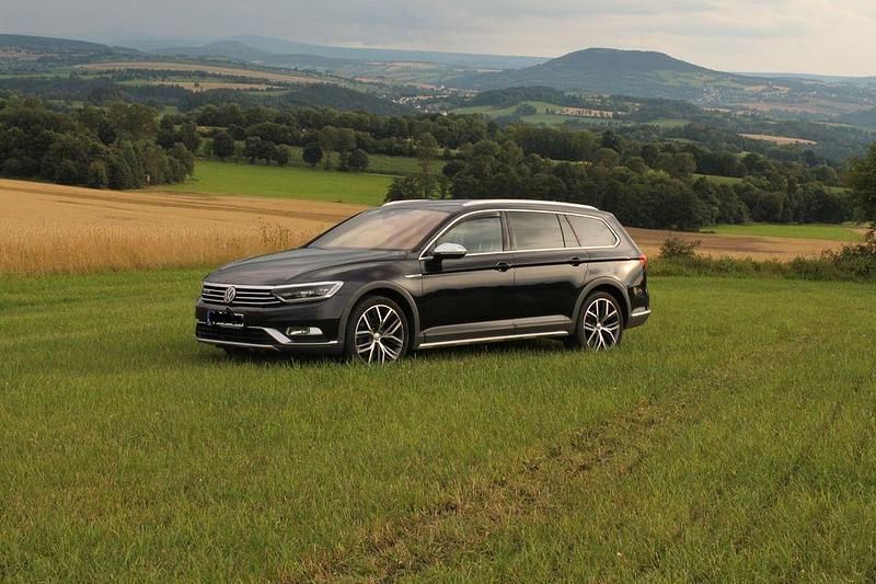 Schwarz Gebraucht 2016 VW Passat Alltrack Highline Kombi | 19.499 € (Teuer) - Bild 1/4