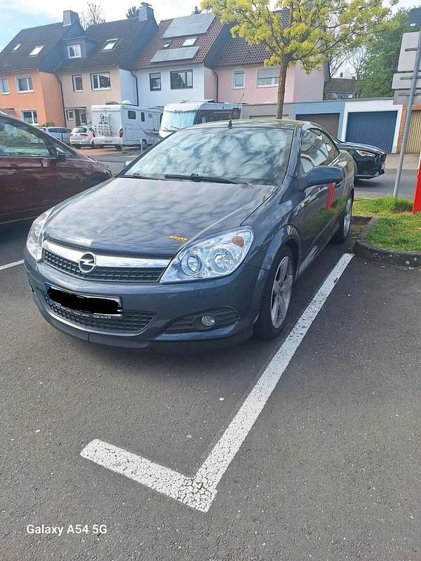 Second-hand Opel Astra 2024 Albastru Cabrio