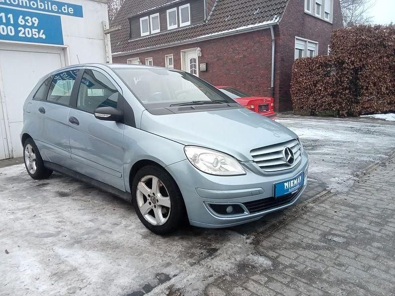 Gebraucht Mercedes B200 136 PS (100 kW) 2005 Blau Van / Kleinbus