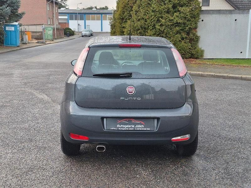Gebraucht Fiat Punto Lounge 77 PS (56 kW) 2013 Grau Kleinwagen