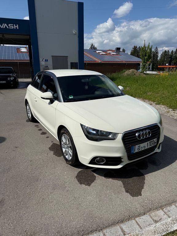 Gebraucht Audi A1 Ambition 105 PS (77 kW) 2011 Weiß Kleinwagen