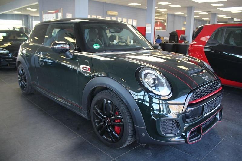 Grün Gebraucht 2019 Mini John Cooper Works Kleinwagen | 23.980 € (Guter Preis) - Bild 1/4
