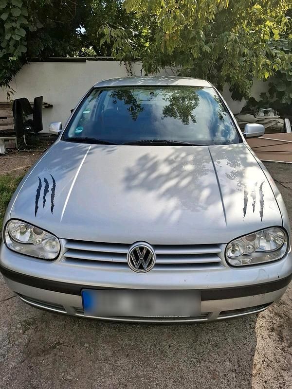 Silber Gebraucht 2002 VW Golf IV Kleinwagen | 1.200 € (Guter Preis) - Bild 1/4