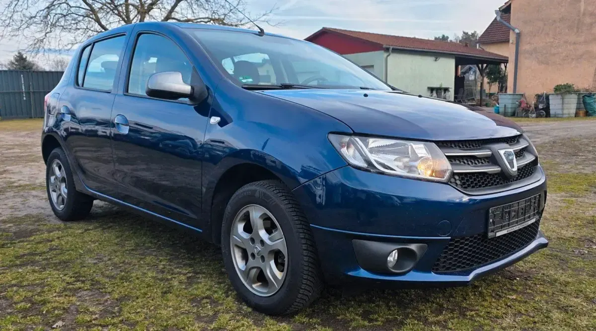 Gebraucht Dacia Sandero Celebration 90 PS (66 kW) 2016 Blau Limousine