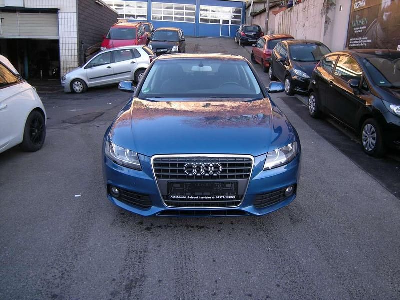Arubablau perleffekt Gebraucht 2010 Audi A4 Attraction Limousine | 8.700 € (Fairer Preis) - Bild 1/4