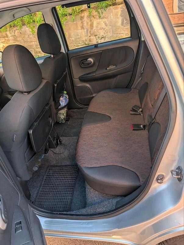 Usata Nissan Note 88 CV (64 kW) 2010 Argento Utilitaria