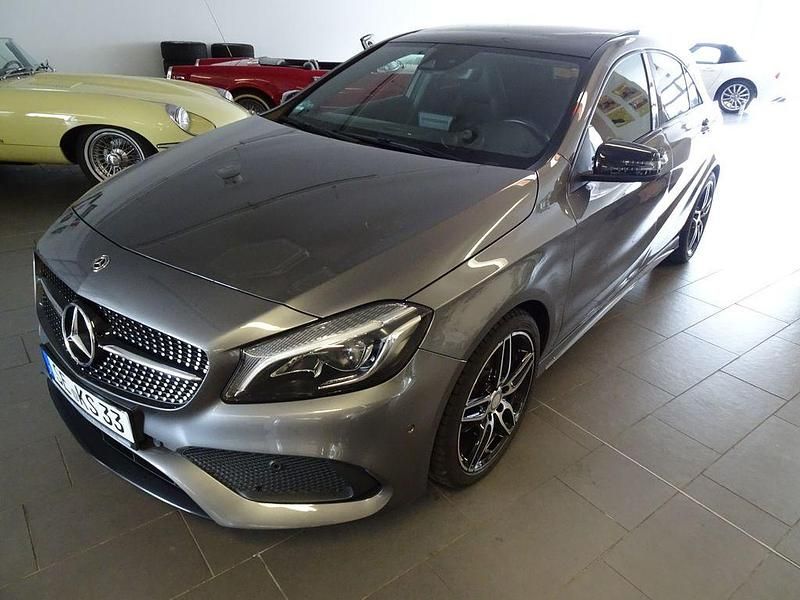 Graumetallic Gebraucht 2017 Mercedes A200 AMG Limousine | 21.900 € (Etwas zu teuer) - Bild 1/4