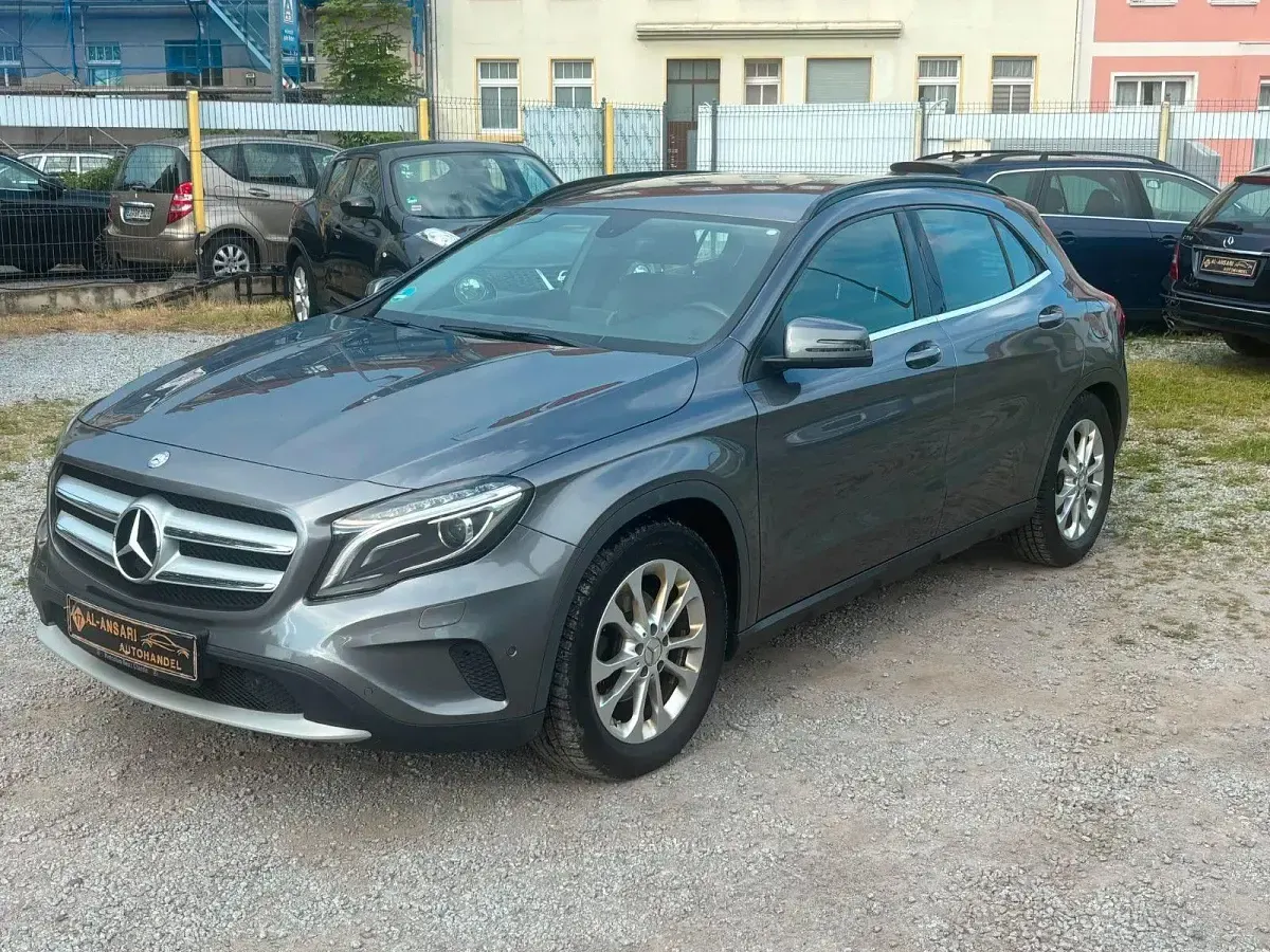 Gebraucht Mercedes GLA200 136 PS (100 kW) 2014 Grau SUV