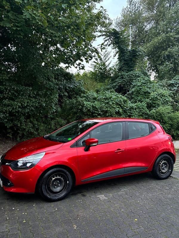 Rot Gebraucht 2014 Renault Clio IV Dynamique Kleinwagen | 6.000 € (Fairer Preis) - Bild 1/4