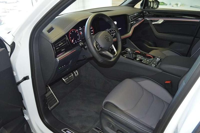 Gebraucht VW Touareg Style 286 PS (210 kW) 2024 Pure white SUV