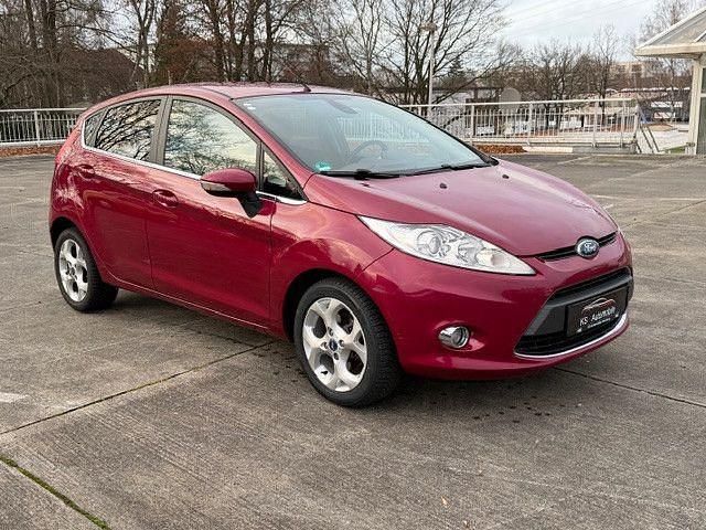Gebraucht Ford Fiesta Titanium 82 PS (60 kW) 2010 Rot Kleinwagen