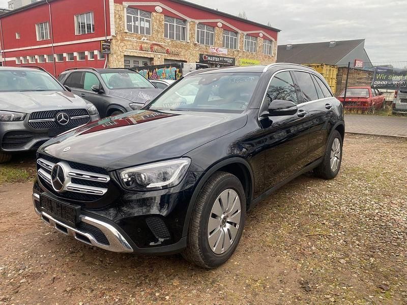 Schwarz Gebraucht 2020 Mercedes GLC300e SUV | 30.300 € (Guter Preis) - Bild 1/4
