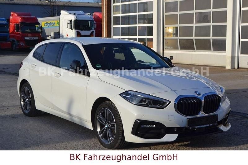 Gebraucht BMW 118 Sport Line 150 PS (110 kW) 2020 Weiß Kleinwagen