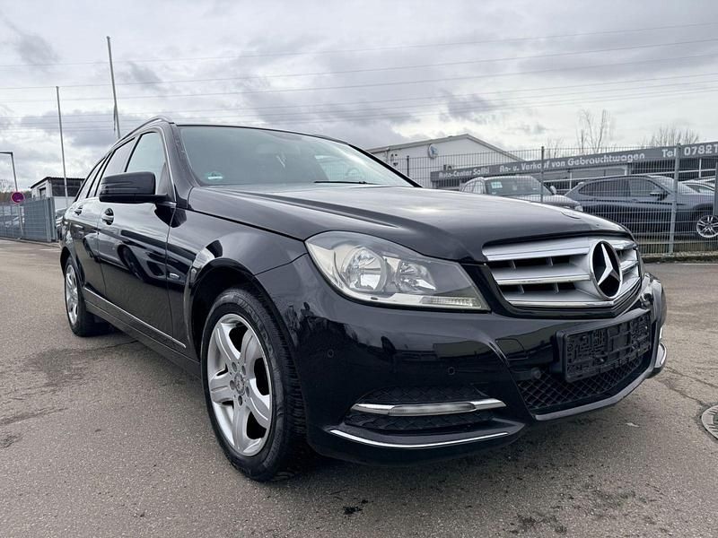 Gebraucht Mercedes C180 156 PS (114 kW) 2011 Schwarz Kombi