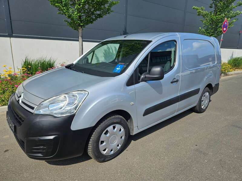 Lackierung aluminiumgrau Gebraucht 2015 Citroën Berlingo Van / Kleinbus | 3.695 € (Guter Preis) - Bild 1/4