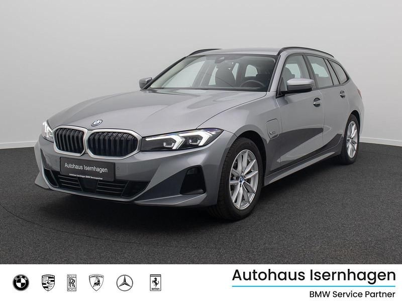 Gebraucht BMW 330e Sport Line 292 PS (214 kW) 2022 Shyscraper grauc4w Kombi