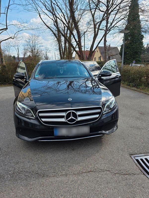 Gebraucht Mercedes E220 194 PS (142 kW) 2017 Schwarz Kombi