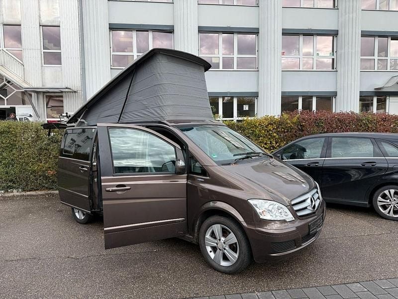 Dolomitbraun metallic Gebraucht 2012 Mercedes Viano Marco Polo Van / Kleinbus | 26.900 € - Bild 1/4