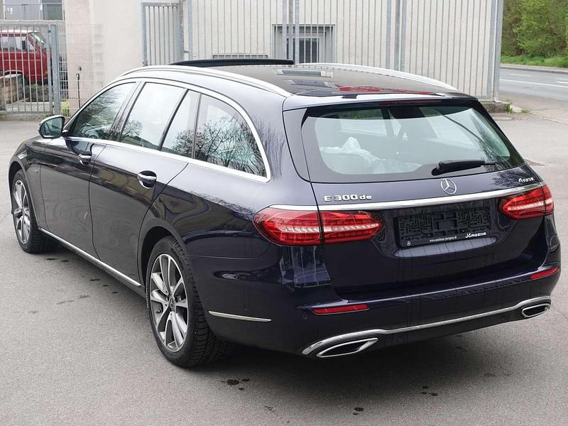 Gebraucht Mercedes E300 Business 194 PS (142 kW) 2020 Cavansitblau  metalliclack Kombi