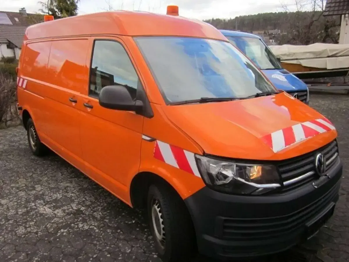 Gebraucht VW Transporter 150 PS (110 kW) 2018 Orange Van