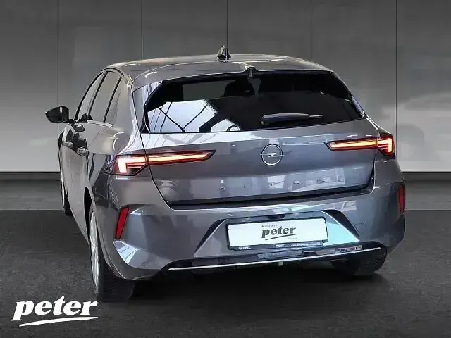 Usata Opel Astra Business Elegance 131 CV (96 kW) 2023 Grigio Utilitaria