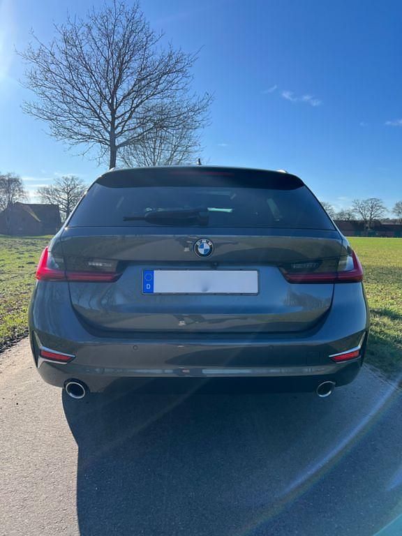 Gebraucht BMW 320 Luxury Line 190 PS (139 kW) 2020 Grau Kombi