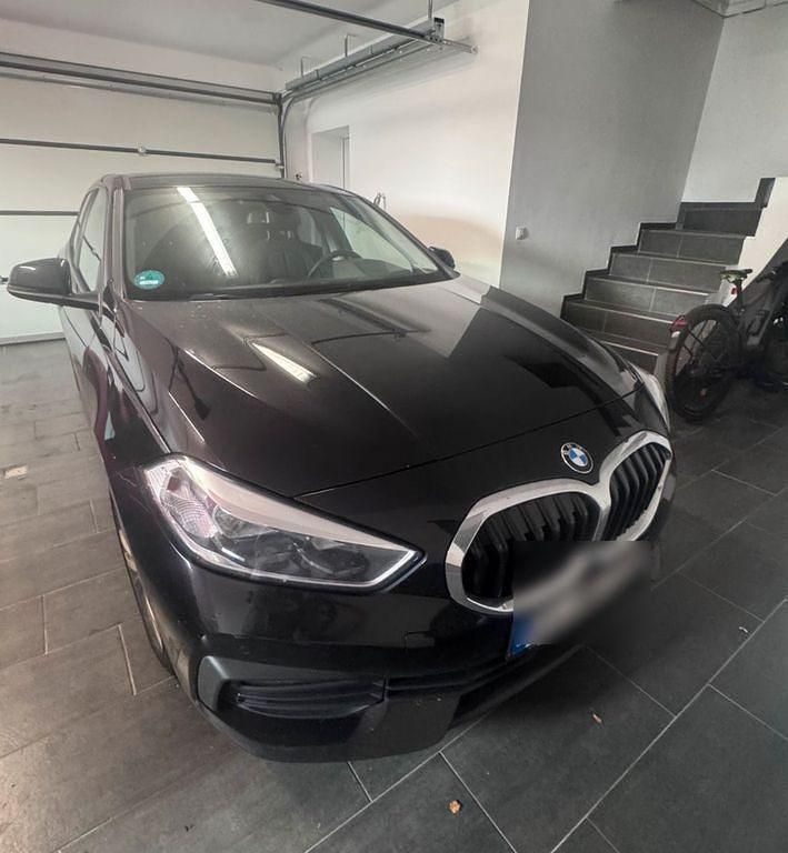 Schwarz Gebraucht 2020 BMW 120 Kleinwagen | 21.000 € (Fairer Preis) - Bild 1/4