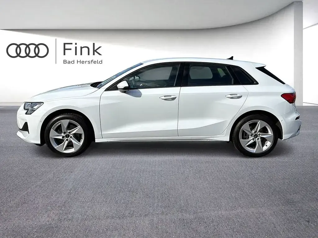 Gebraucht Audi A3 Advanced Plus 150 PS (110 kW) 2025 Gletscherweiß metallic Limousine