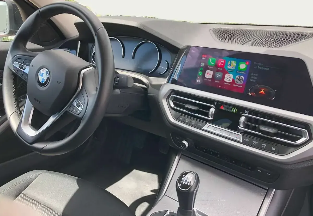 Gebraucht BMW 320 Advantage 190 PS (139 kW) 2019 Schwarz Limousine