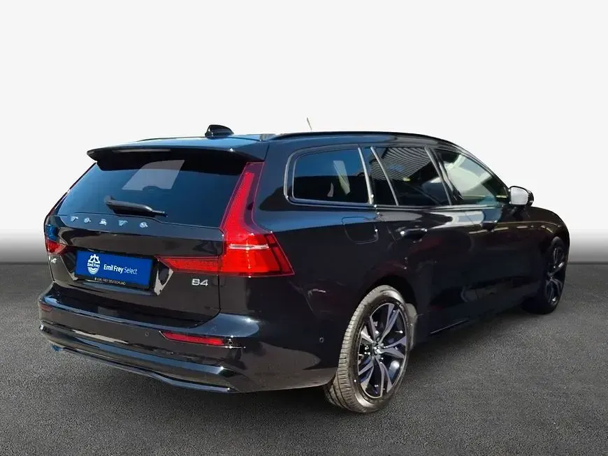 Gebraucht Volvo V60 Plus 197 PS (144 kW) 2025 Onyx black / metallic Kombi