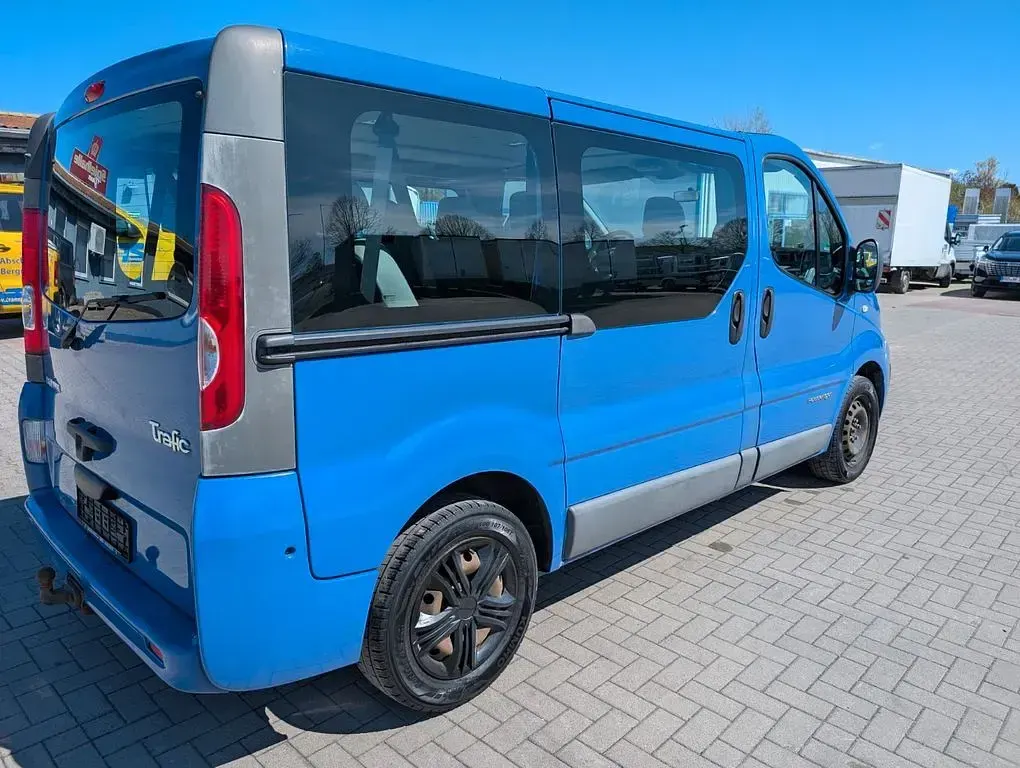 Gebraucht Renault Trafic Expression 114 PS (83 kW) 2012 Blau Van / Kleinbus